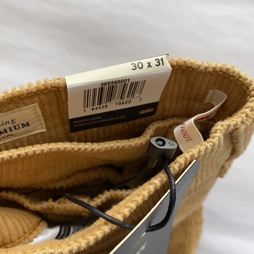 New Levi’s ribcage bootcut high rise pants - Picture 10 of 11